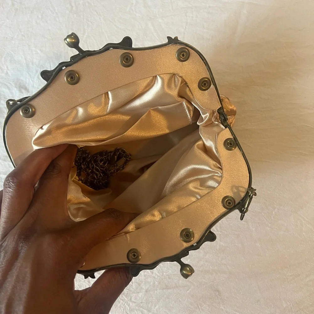 Elegant Gold Beaded Women's Bag - Picture 3 of 3